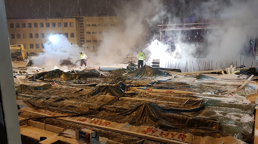 Rakennushöyryä yöllä